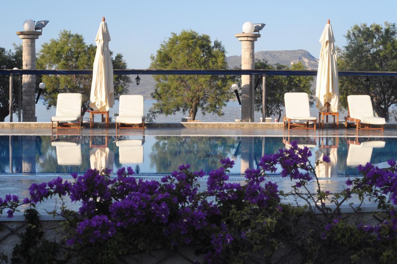 Lagada Beach Economy Hotel Adamantas  Bagian luar foto