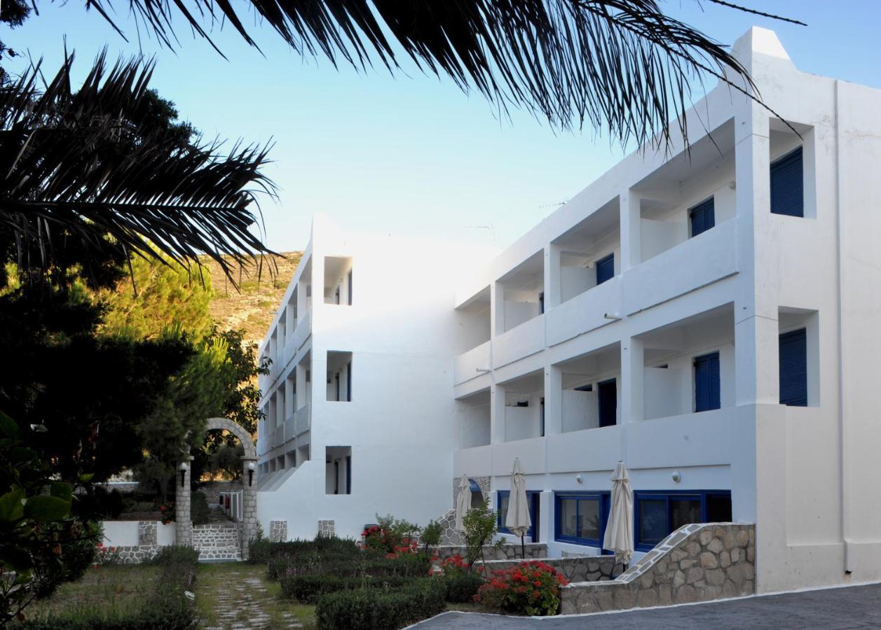 Lagada Beach Economy Hotel Adamantas  Bagian luar foto